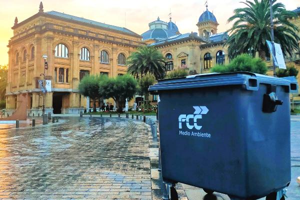 FCC Medio Ambiente renews its commitment to the street cleansing service in Donostia-San Sebastián